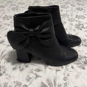 Seychelles Black Leather Catwalk Bow Block Ankle Heel Zip Up Boots
